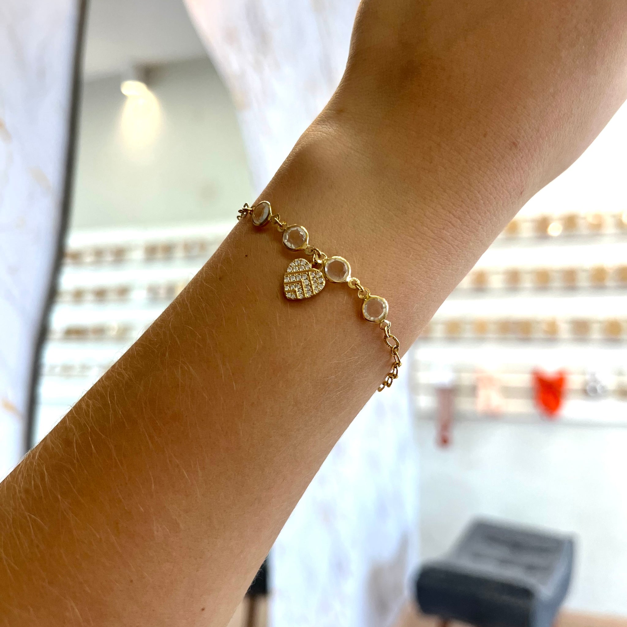 Pulseira Ponto de Luz Com Coração No Meio