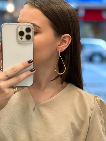 Brinco Gota Longa Cromado