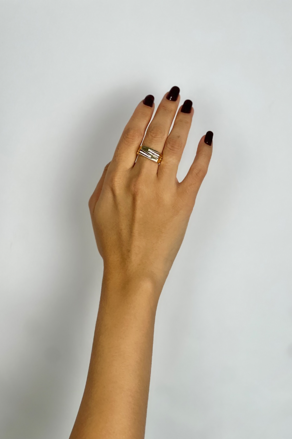 Anel Retangular em Z Cravejado