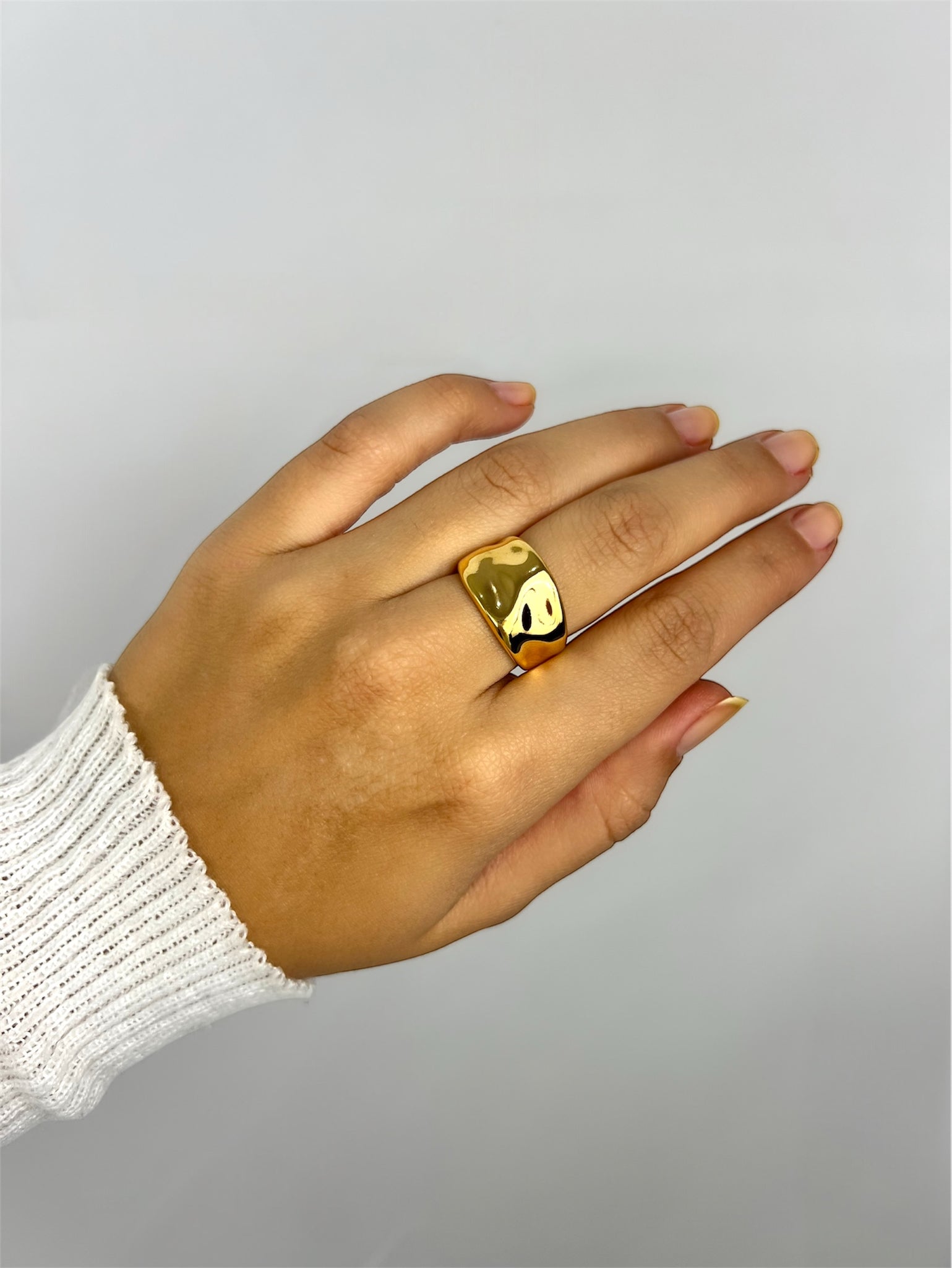 Anel Largo Martelado Liso